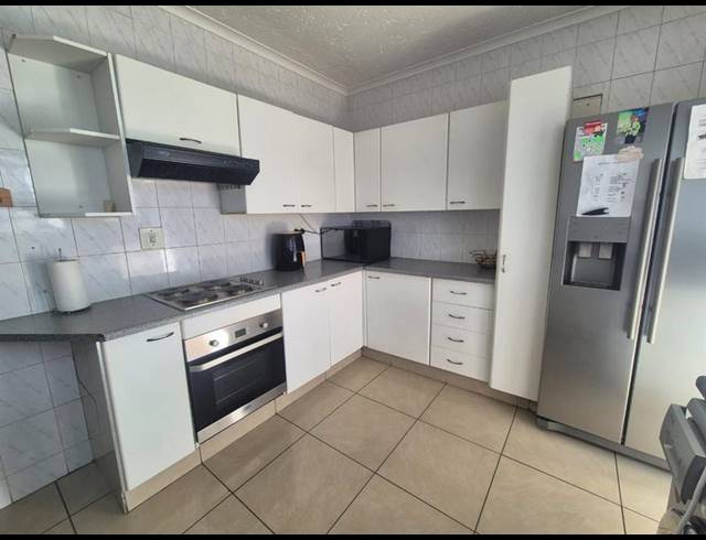 3 BEDROOM TOWNHOUSE FOR SALE IN BRACKENHURST